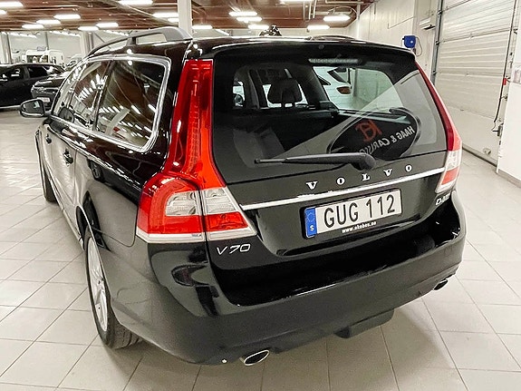 Volvo V70 3 of 5