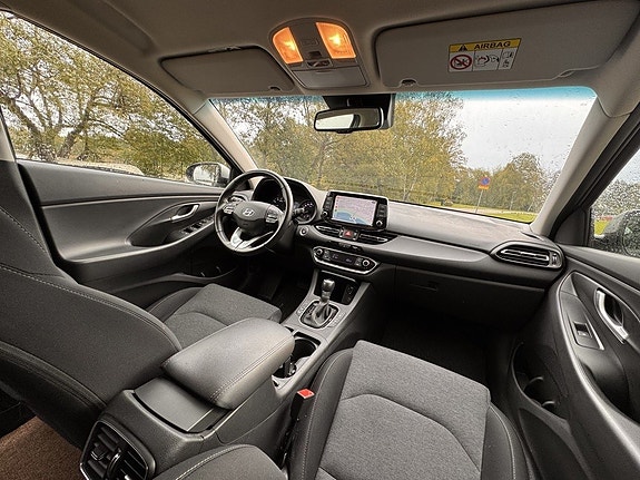 Hyundai i30 8 of 12