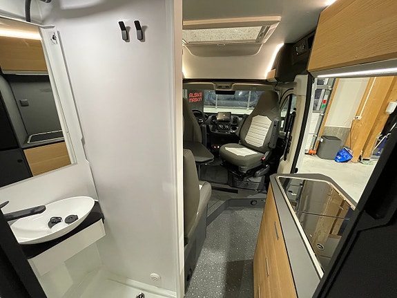 Adria Twin 640 SGX /Automat /höj & sänkbar säng/Multimedia/ 14 of 22