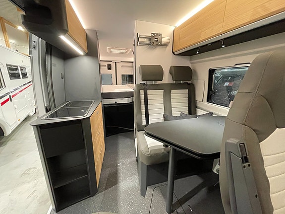 Adria Twin 640 SGX /Automat /höj & sänkbar säng/Multimedia/ 9 of 22
