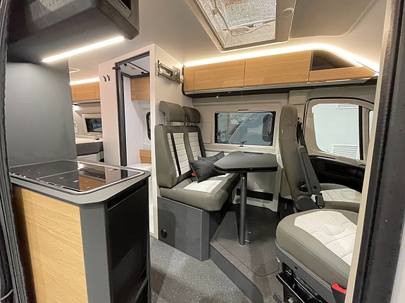 Adria Twin 640 SGX /Automat /höj & sänkbar säng/Multimedia/ 8 of 22
