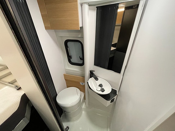 Adria Twin 640 SGX /Automat /höj & sänkbar säng/Multimedia/ 15 of 22