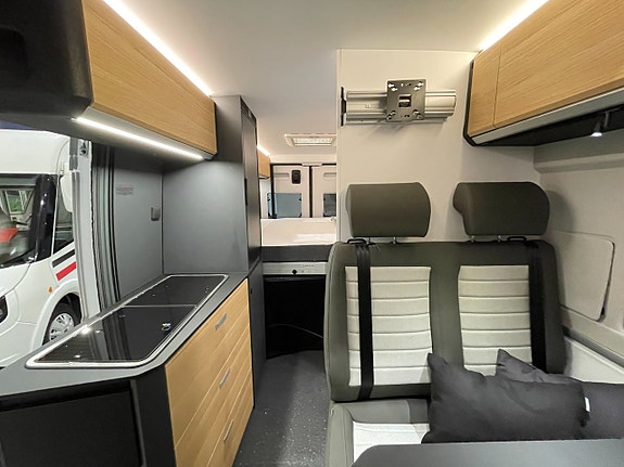 Adria Twin 640 SGX /Automat /höj & sänkbar säng/Multimedia/ 10 of 22
