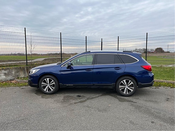 Subaru Outback 2 of 6