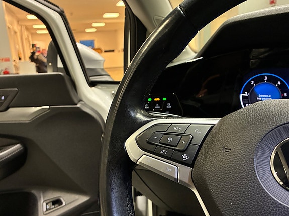 Volkswagen Golf Alltrack 18 of 28