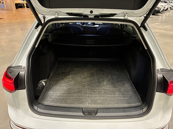 Volkswagen Golf Alltrack 16 of 28