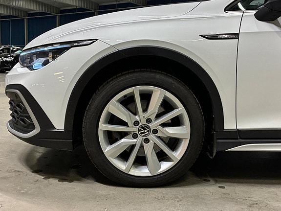 Volkswagen Golf Alltrack 9 of 28