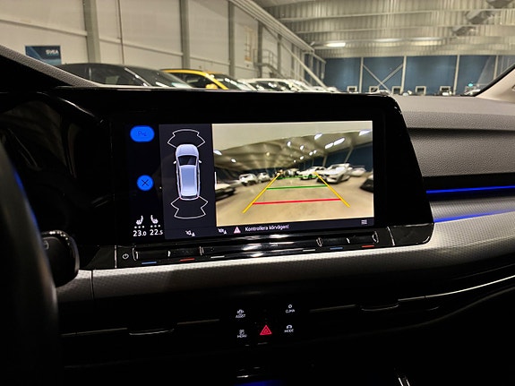 Volkswagen Golf Alltrack 23 of 28