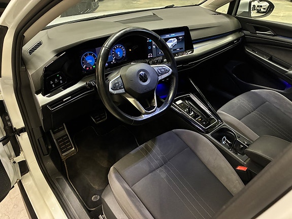Volkswagen Golf Alltrack 11 of 28