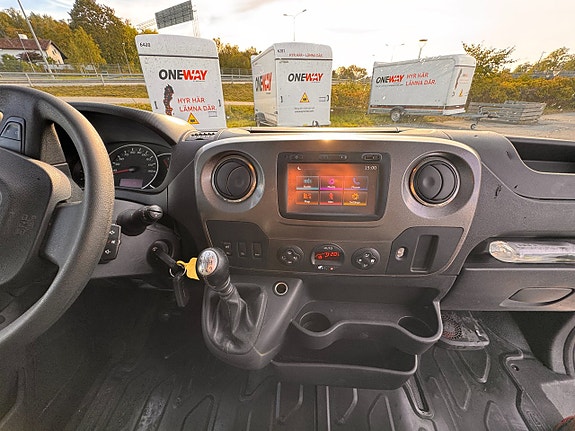 Renault Master 8 of 12