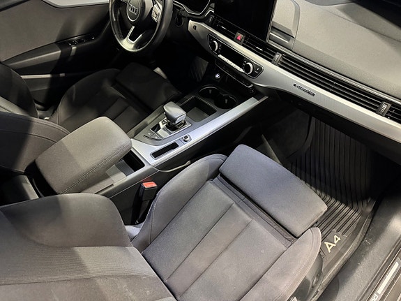 Audi A4 10 of 23