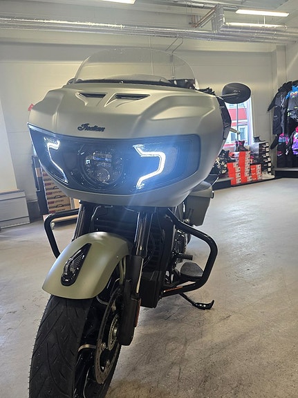 INDIAN Challenger Dark Horse  112 Powerplus