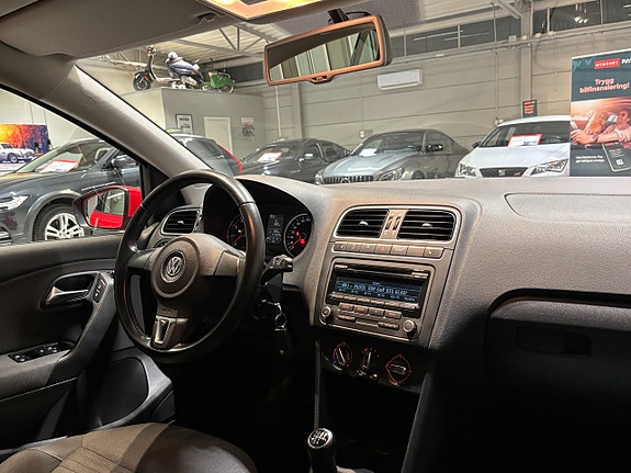 Volkswagen Polo 10 of 16