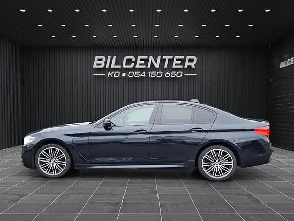 BMW 530e 4 of 5