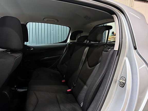 Peugeot 308 13 of 23