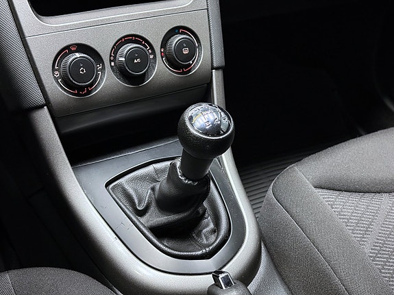 Peugeot 308 22 of 23
