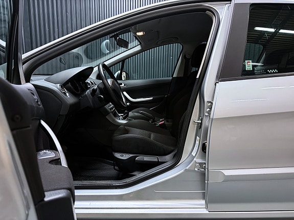 Peugeot 308 10 of 23