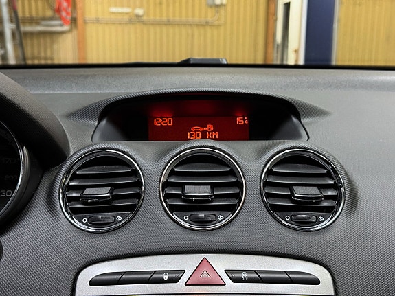 Peugeot 308 21 of 23