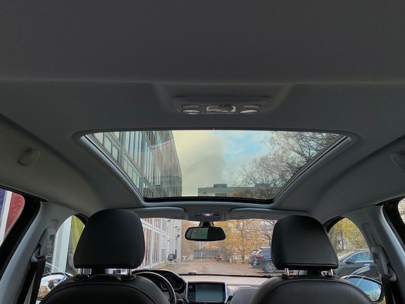 Peugeot 2008 7 of 29