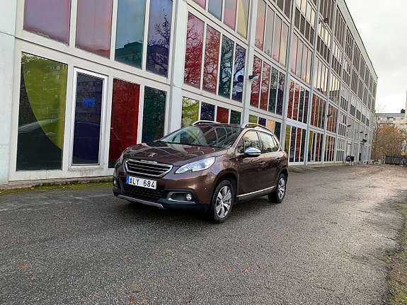 Peugeot 2008 2 of 5