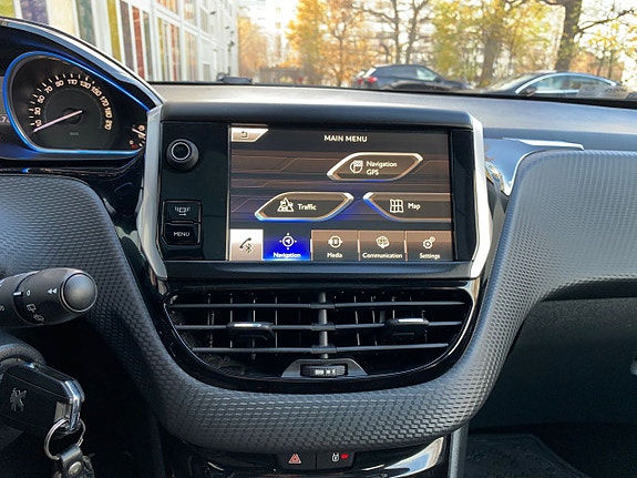 Peugeot 2008 8 of 29