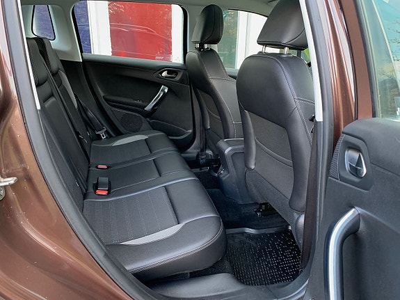 Peugeot 2008 21 of 29