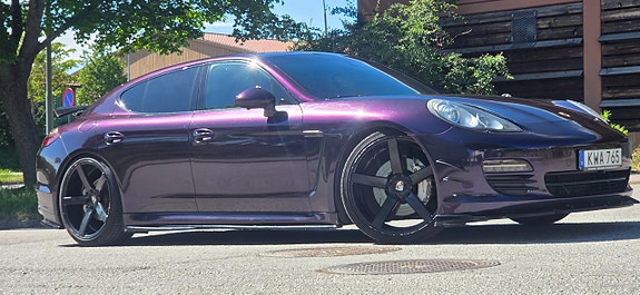 Porsche Panamera S 4 of 5