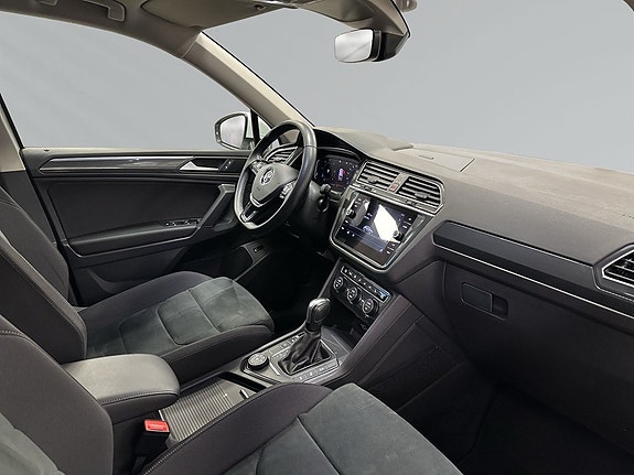 Volkswagen Tiguan Allspace 6 of 10