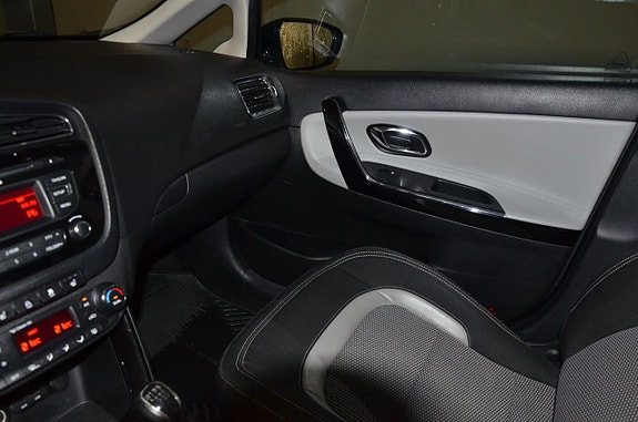 Kia Ceed 18 of 21