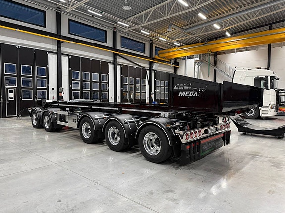 Hakarps - 42 tons LVX vagn med tipp, skjut trippel och flak