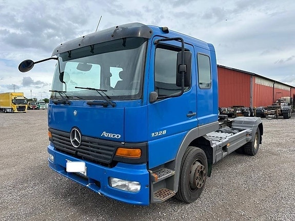Mercedes-Benz 1328 LS 4X2 serie 1277