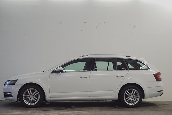 Skoda Octavia 3 of 5