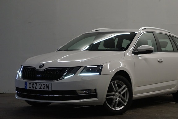 Skoda Octavia 2 of 5