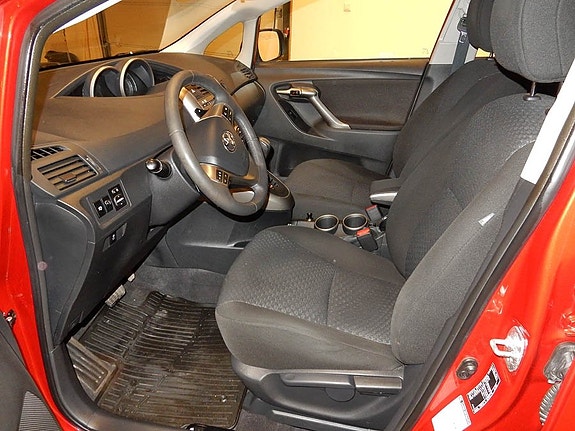 Toyota Verso 3 of 5