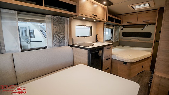 Weinsberg CaraOne 450 FU | Fransk säng | KAMPANJ 10 of 21
