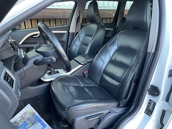 Volvo V70 12 of 19