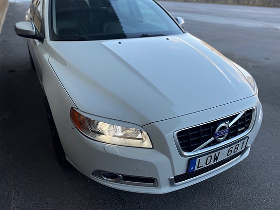 Volvo V70 8 of 19