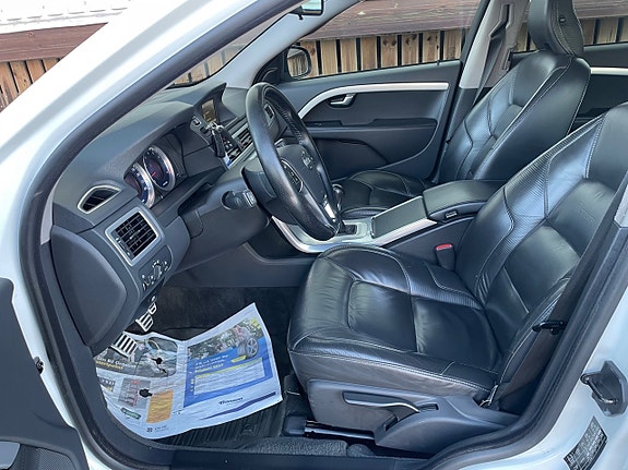 Volvo V70 11 of 19