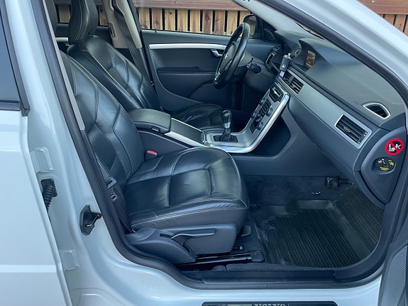 Volvo V70 14 of 19