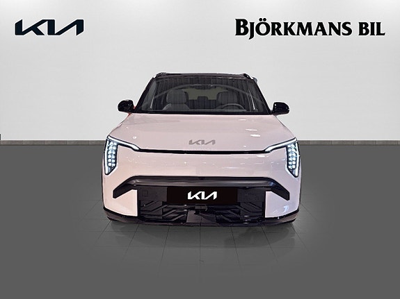 Kia EV3 2 of 5