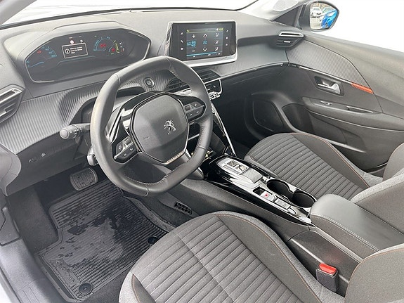 Peugeot e-208 4 of 5