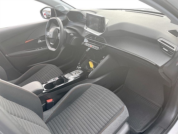 Peugeot e-208 11 of 15