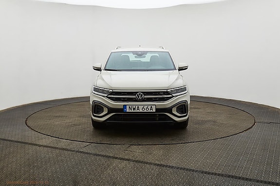 Volkswagen T-Roc 2 of 5