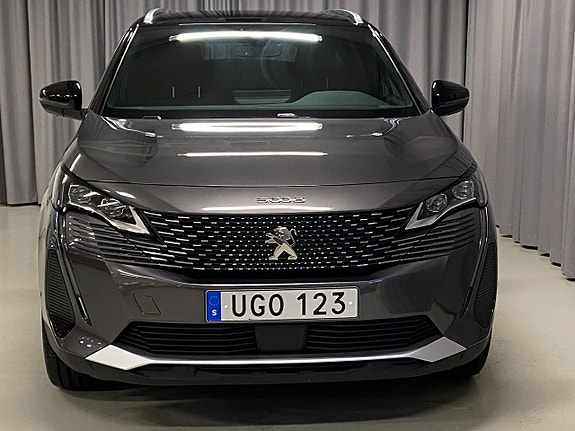 Peugeot 5008 2 of 5