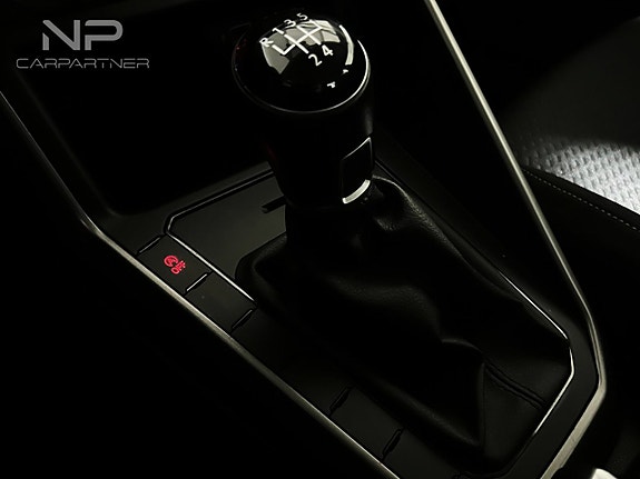 Volkswagen Polo 11 of 17