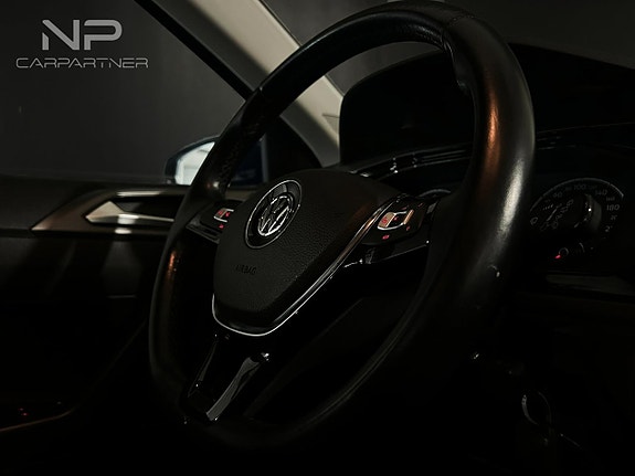 Volkswagen Polo 8 of 17