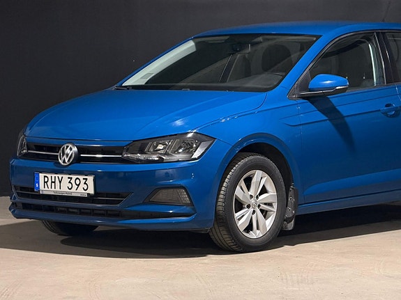 Volkswagen Polo 2 of 5
