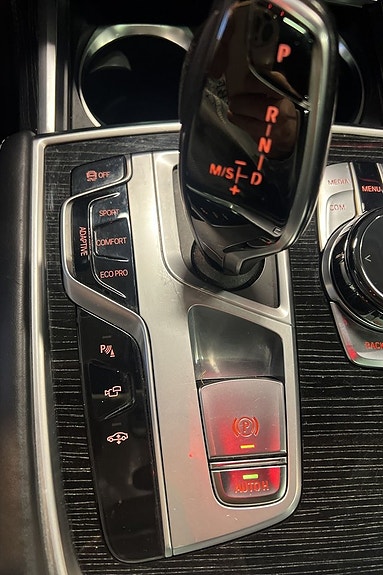 BMW 750d 22 of 24