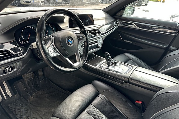 BMW 750d 13 of 30