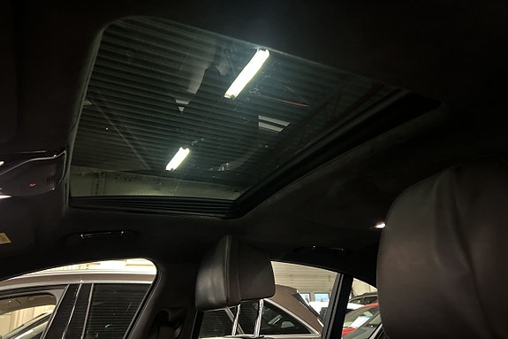 BMW 750d 11 of 24